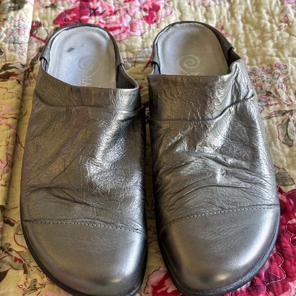 Metallic  Slip-On Shoes mules